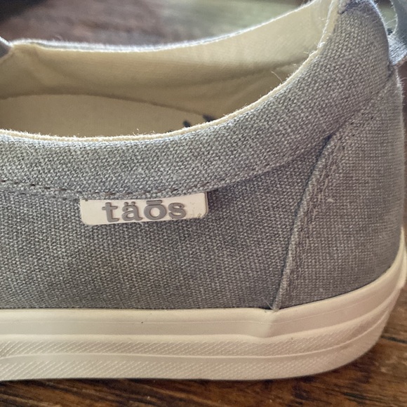 Like New Taos Tennis Shoes - Picture 5 of 5